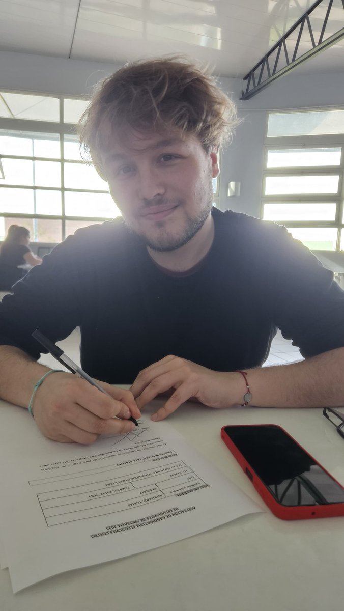 Hoy por la tarde tuve el honor de firmar mi candidatura para la Vicepresidencia del Centro de Estudiantes de Derecho en la UNS. 

Este 27 de Octubre tu voto es con <a href="/ULLA_UNS/">Universitarios LLA UNS</a> para un centro que sea por y para los estudiantes.

VAMOS ULLA! 💜🦁🇦🇷