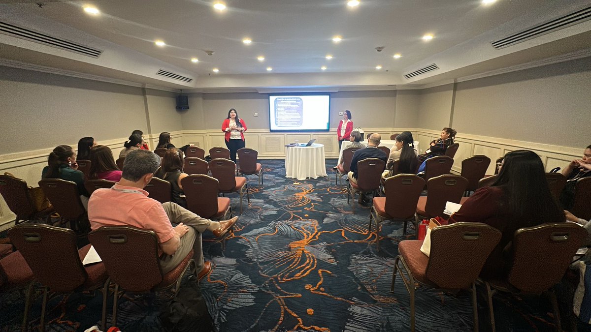 ✨Cerramos esta intensa jornada de congreso

🧘‍♀️ Taller de autocuidado para personal de la salud, recordándonos la importancia de cuidar a quienes cuidan.

🌿 Taller de medicina tradicional china control de síntomas

¡Un cierre enriquecedor y lleno de aprendizajes!