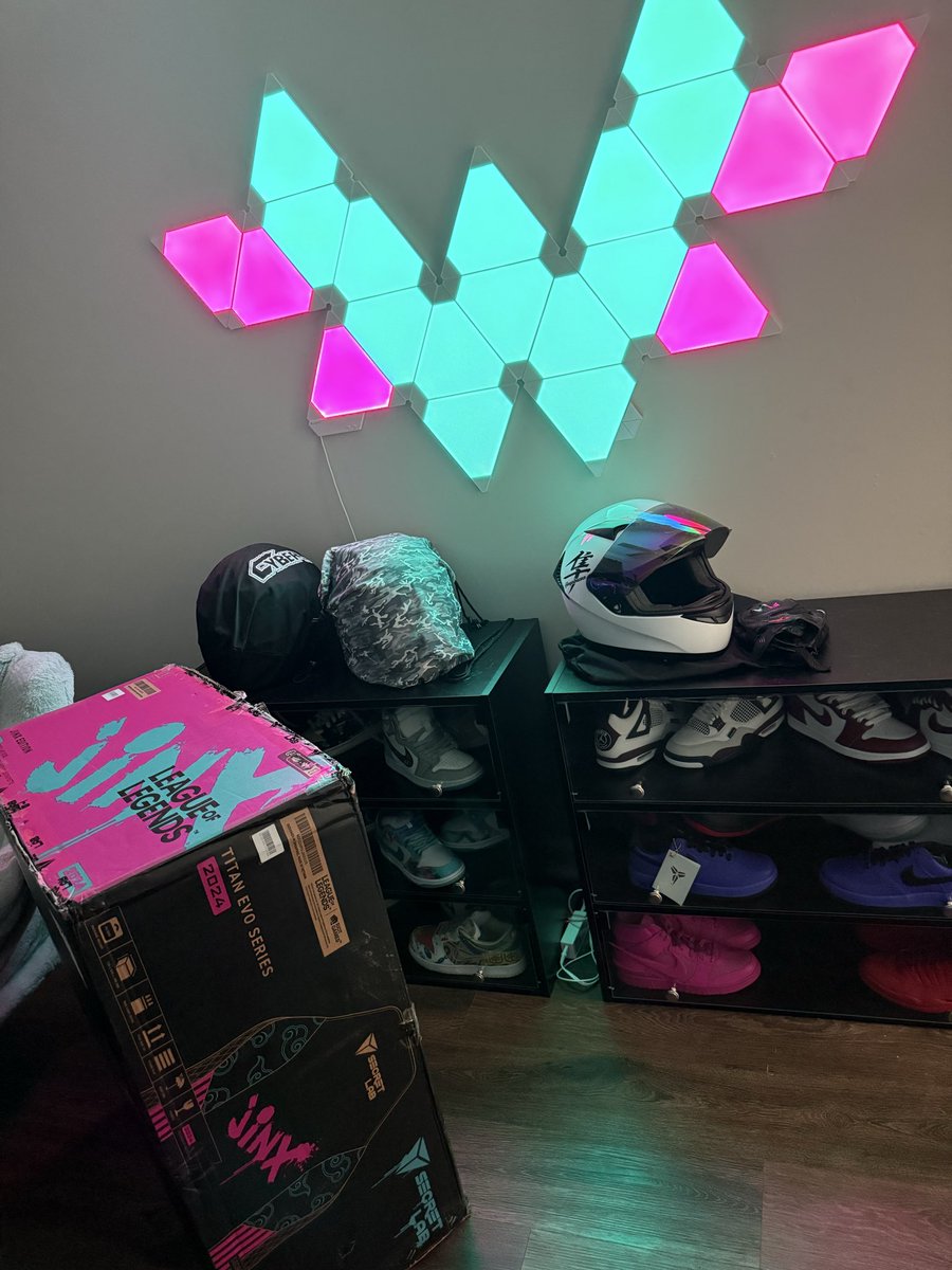 We needed a new chair after 6 years of use on the other one. Good thing we won on <a href="/casesdotgg/">Cases.gg</a> and they had it shipped and delivered within 48 hours 🔥🔥🔥

#secretlab #casesdotgg #mysterybox #codeABSENT #1000LB