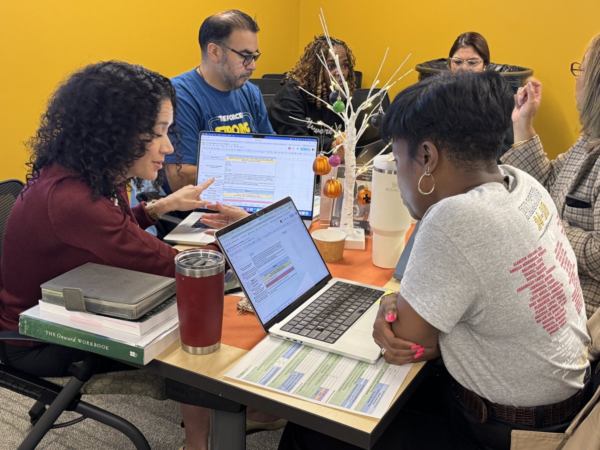 Network10CPS's tweet image. Having the ❤️ of our schools - both Principal and Assistant Principals - in one space is always the highlight of the month!!! Using data to drive instructional improvement for ALL learners … we are so lucky to have them in N10! @ChiPubSchools