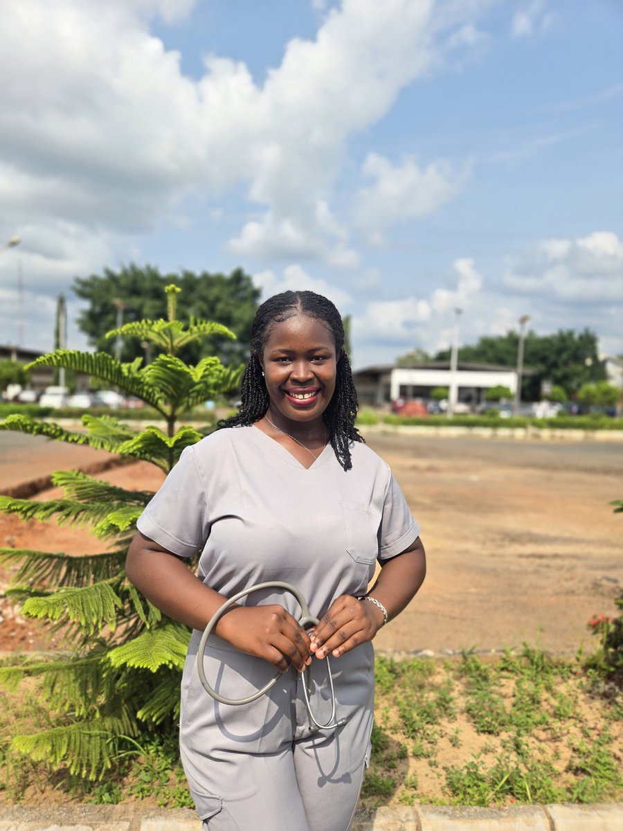 Roseline. tweet media