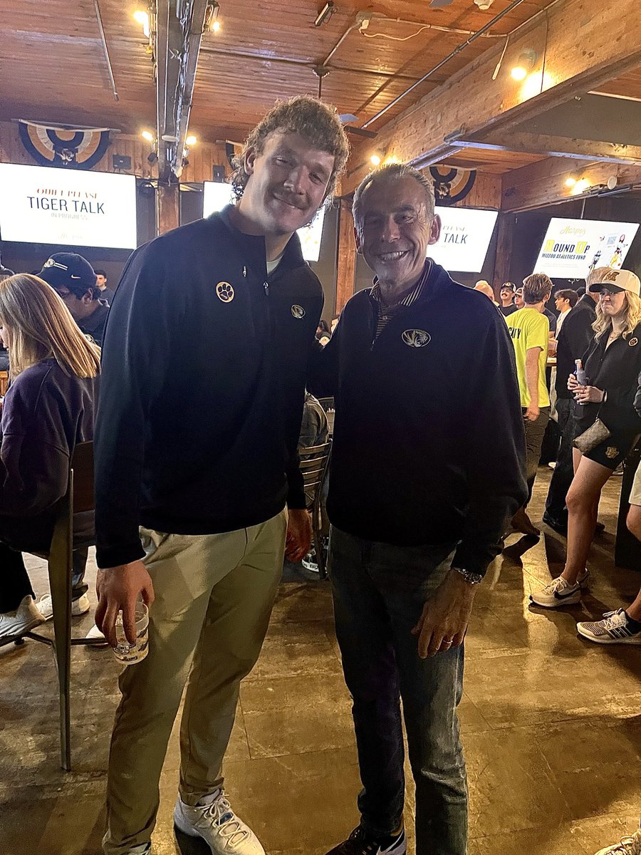 It was an honor to meet a fellow St Charles County native and star Tight End for <a href="/MizzouFootball/">Mizzou Football</a> Brett Norfleet! Great guy. We are lucky to have to have <a href="/brettnorfleet5/">brett_norfleet</a> at <a href="/Mizzou/">Mizzou</a> Class act! <a href="/MizzouAthletics/">Mizzou Athletics</a> #MIZ