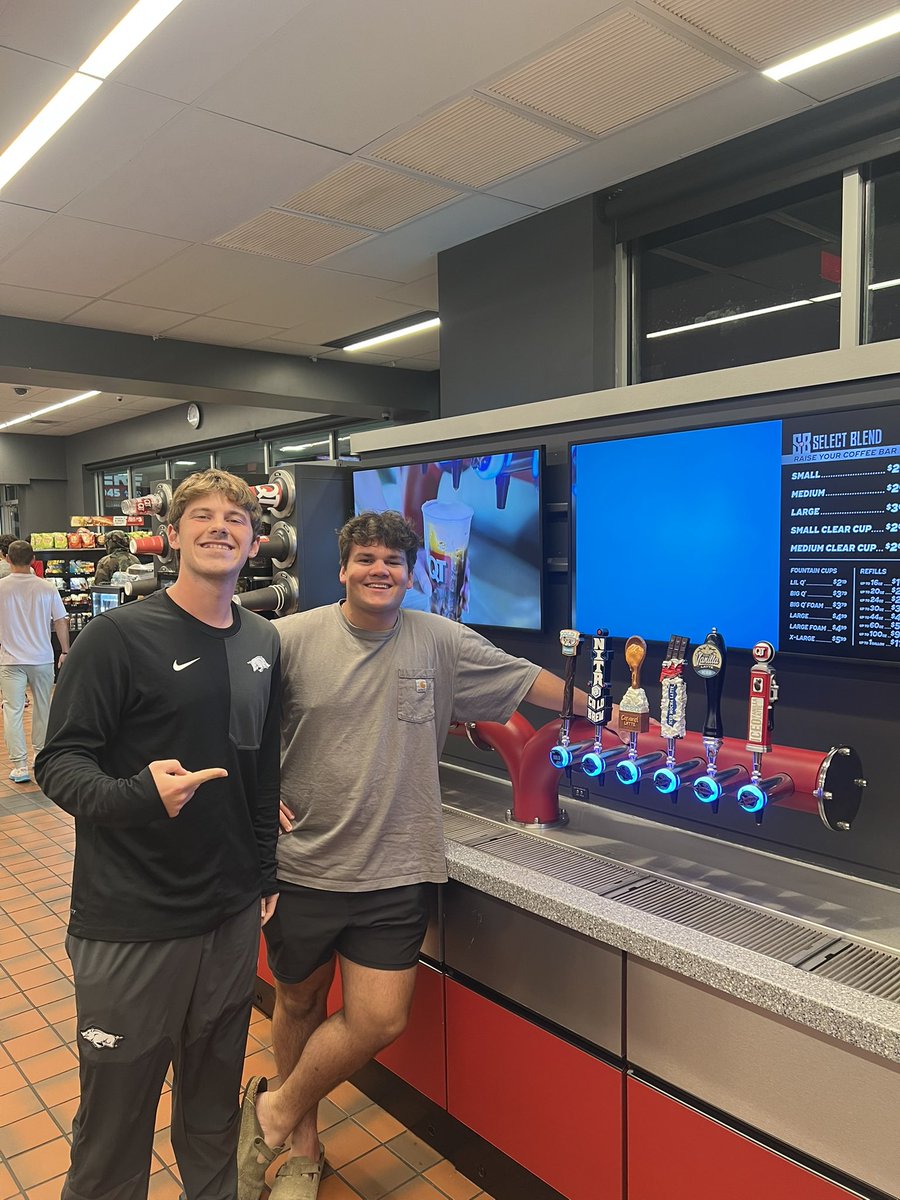 jharrisreports's tweet image. @RazorbackEquip stopped by Quick Trip on the way to Knoxville for some cold brew on tap in honor of the future cfb commissioner @JoshPateCFB
