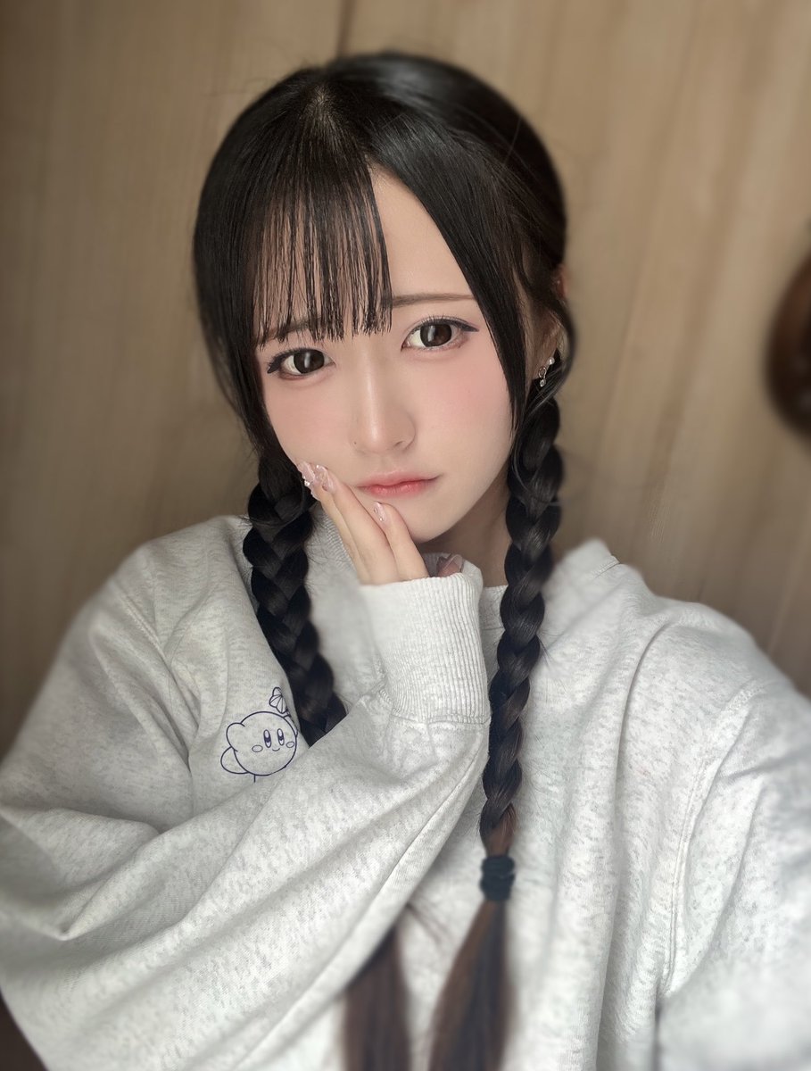 appare_amu's tweet image. おはよう🌤️

あげる写真が無さすぎたので、久しぶりにしっかりメイクしました⟡.·

あむは炭酸の早飲みが得意ですが、おさげの早編みも得意です︎♪

今日も練習行ってきます💪🏻

#Appare