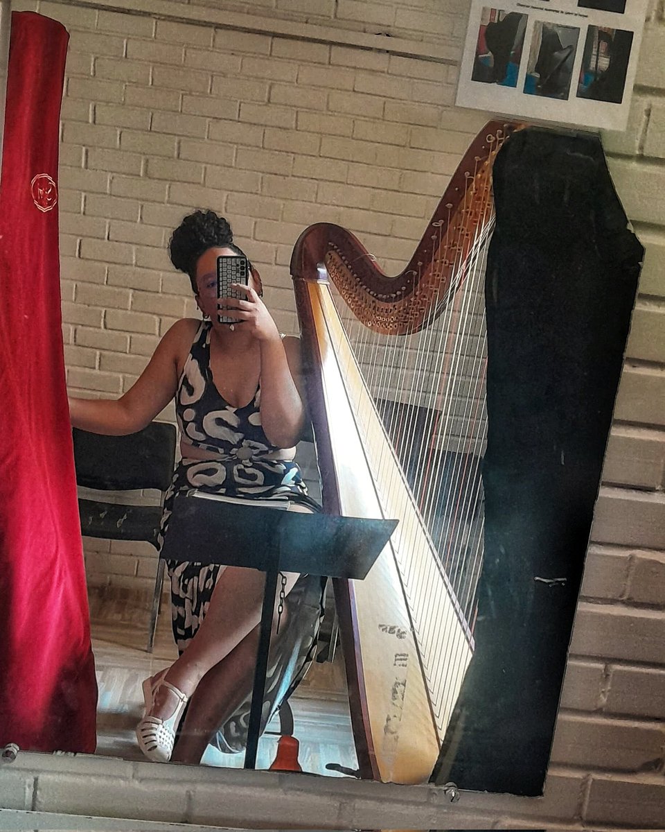 Babs com B tweet media