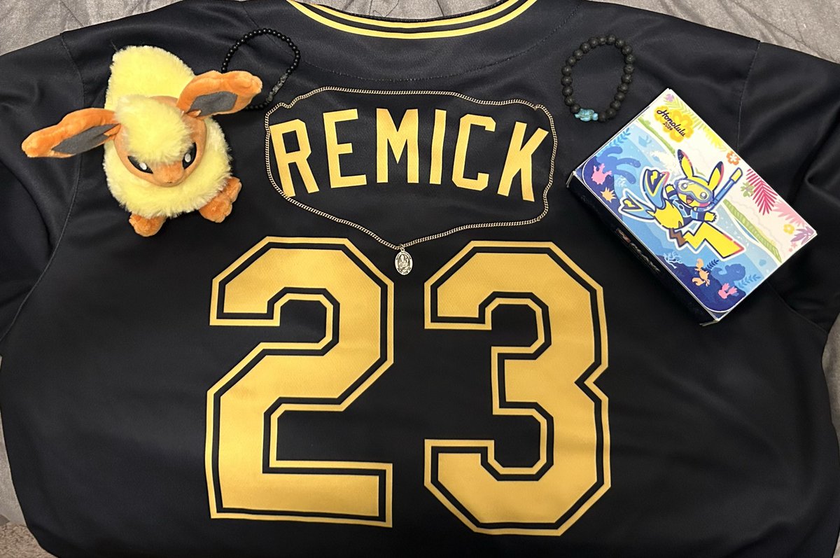 Ready to represent my sponsor <a href="/TopTablesTcg/">TopTablesTCG🔜Vegas</a> in milwaukee this weekend🫡🔥

#TTTCGWin