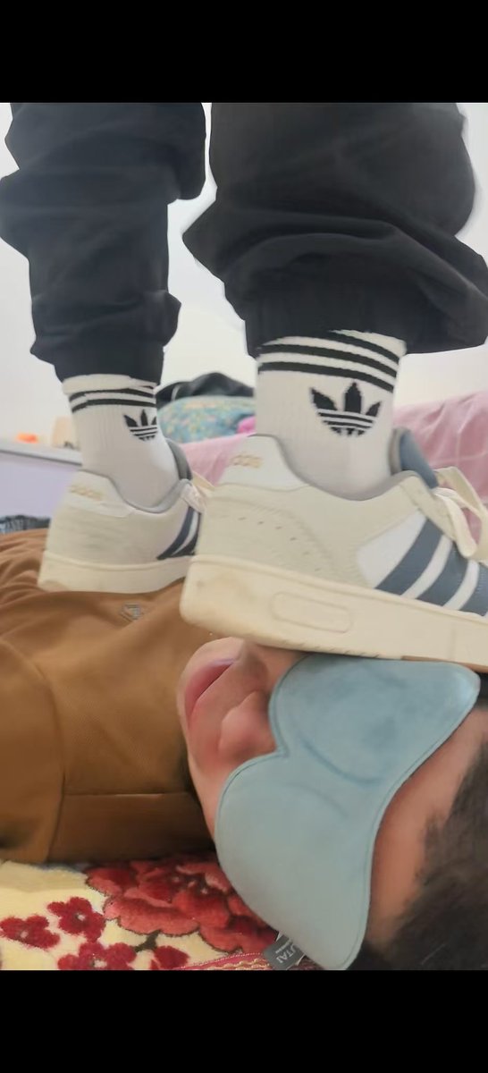 有多少人想在我脚下