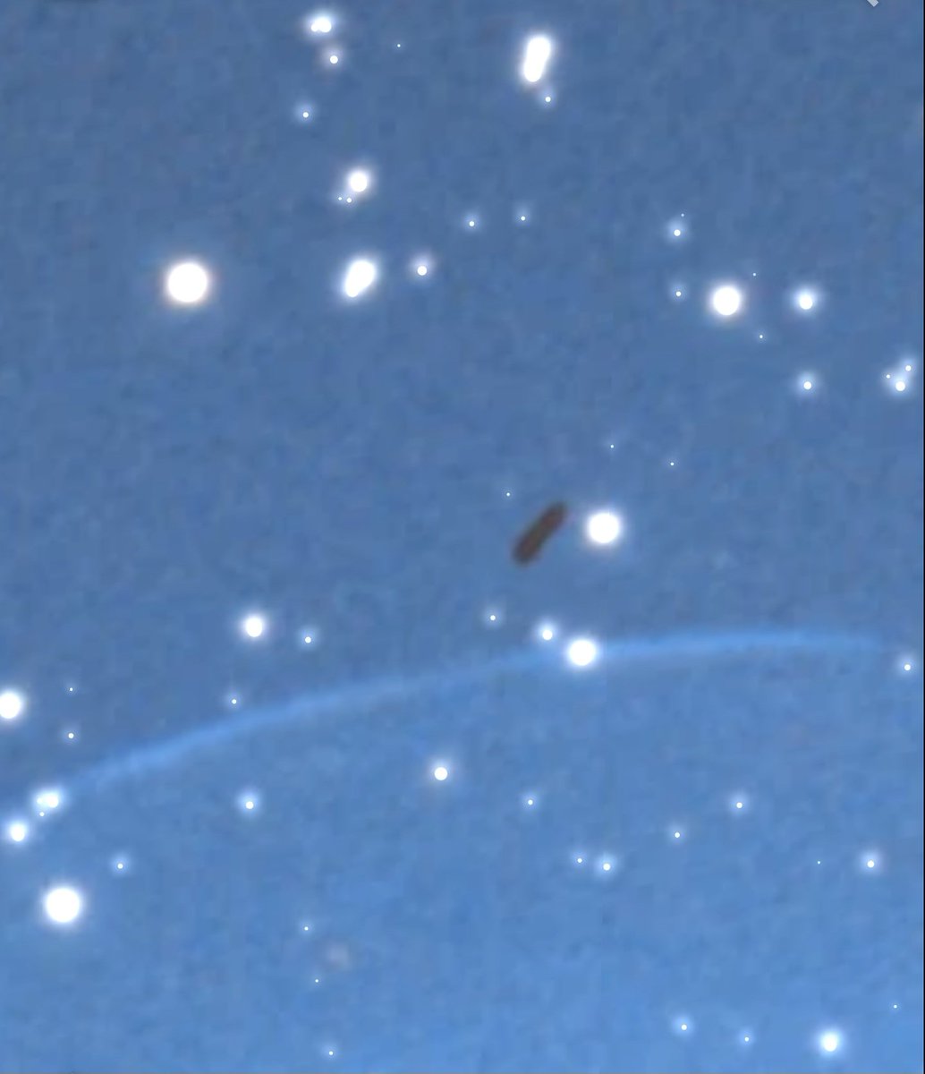 SandyFields's tweet image. Caught something at the 12 noon postion of Orions cluster a few datmys ago.