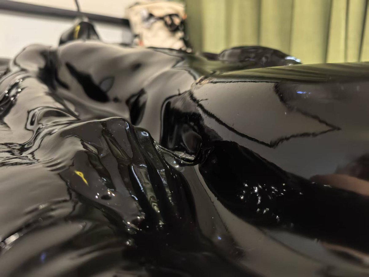 战败的惩罚就是被塞进床里过夜咯(猜猜里面是哪一位)
<a href="/zhumuqiu2293/">竹木秋丶</a>