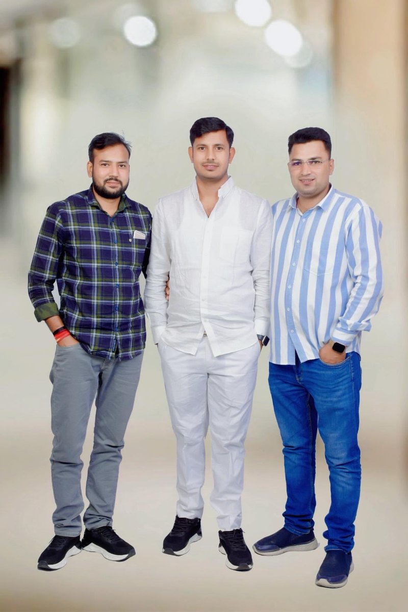 PawanBhajak's tweet photo. टीम पवन भजाक के प्रमुख साथी गढमोरा सोलर प्लांट के मालिक हर समय मेरे साथ रहने वाले महेंद्र जी तंवर नुरपूर को जन्मदिन की बहुत बहुत शुभकामनाएँ।
@mahendranoorpur 💐💐❤️💕🎂🎂 https://t.co/1dIxoRrTAH