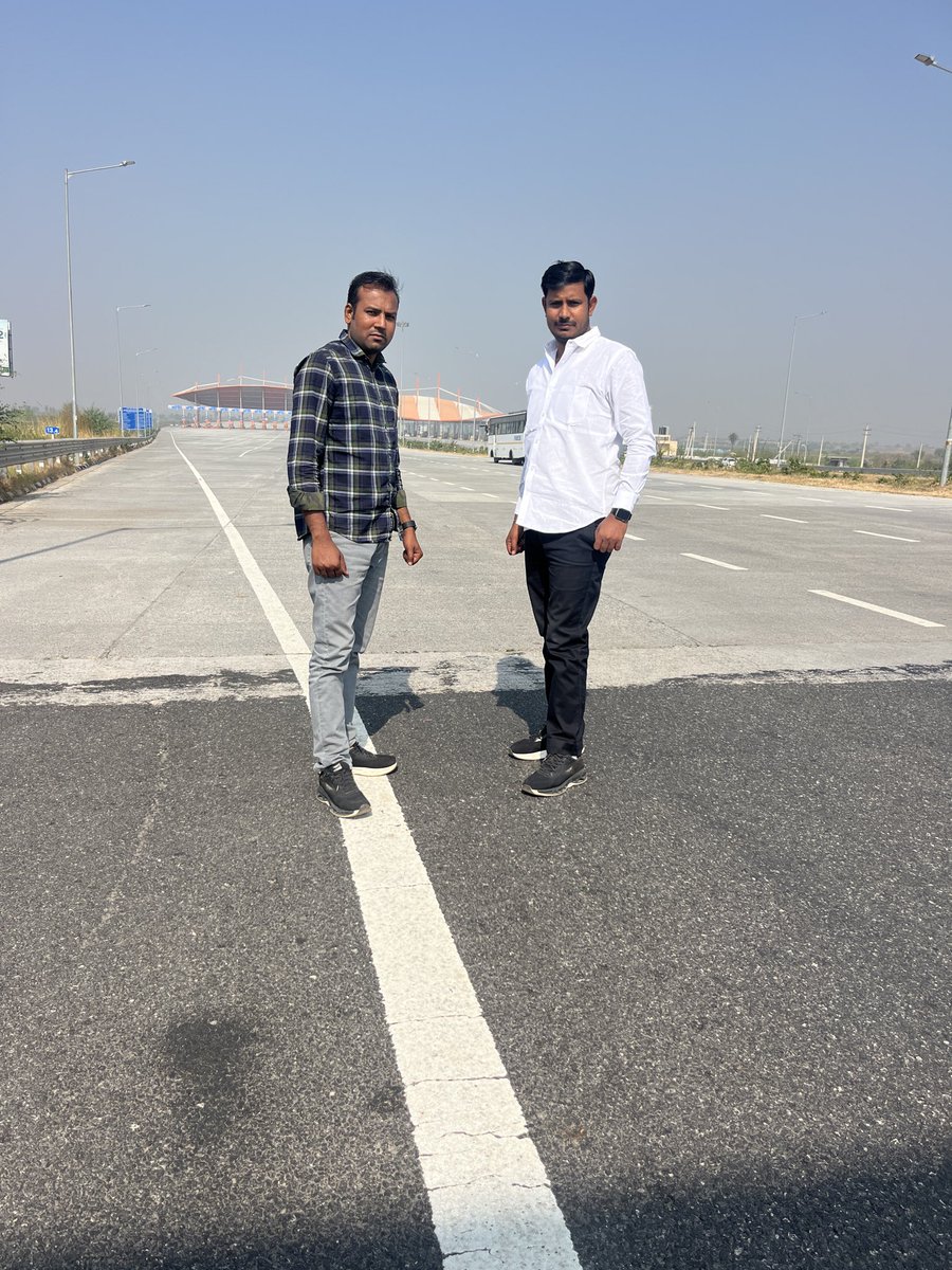 PawanBhajak's tweet photo. टीम पवन भजाक के प्रमुख साथी गढमोरा सोलर प्लांट के मालिक हर समय मेरे साथ रहने वाले महेंद्र जी तंवर नुरपूर को जन्मदिन की बहुत बहुत शुभकामनाएँ।
@mahendranoorpur 💐💐❤️💕🎂🎂 https://t.co/1dIxoRrTAH