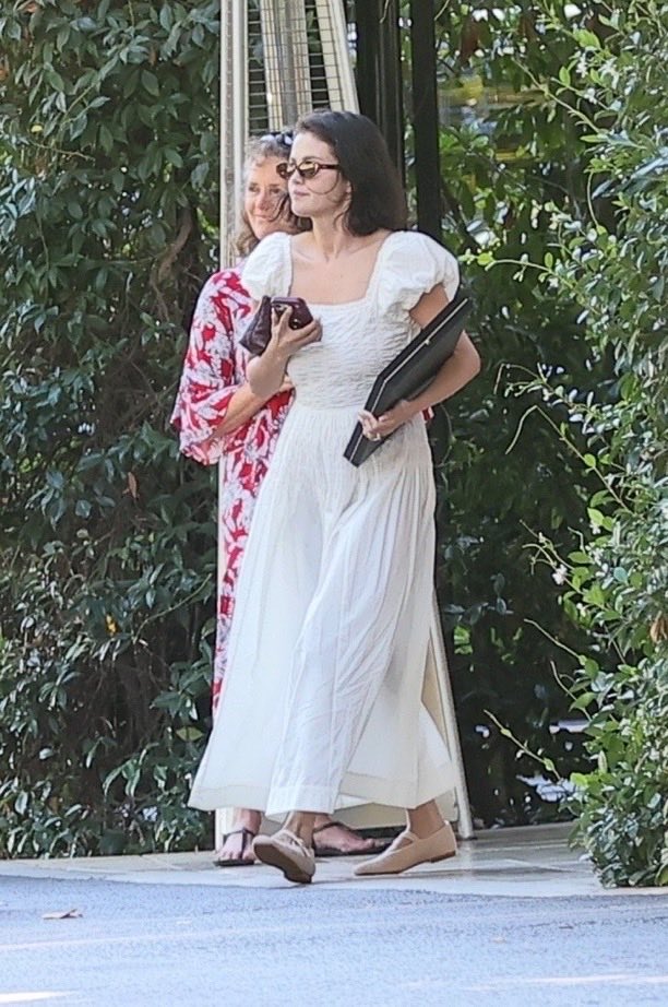 SGchartupdate's tweet image. Selena Gomez in LA today 😍