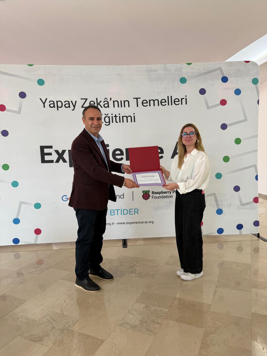 togudigiairesmi's tweet image. 📢“Yapay Zekânın Temelleri Eğitimi" Tokat Gaziosmanpaşa Üniversitesinde Yoğun İlgiyle Gerçekleştirildi.✨
Haberin detayları için 👉🏻 digiai.gop.edu.tr
@toguresmi @togudigiairesmi
#GoogleDeepMind #RaspberryPiFoundation #BTİDER #togudigiairesmi