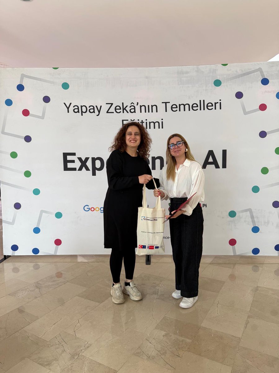 togudigiairesmi's tweet image. 📢“Yapay Zekânın Temelleri Eğitimi" Tokat Gaziosmanpaşa Üniversitesinde Yoğun İlgiyle Gerçekleştirildi.✨
Haberin detayları için 👉🏻 digiai.gop.edu.tr
@toguresmi @togudigiairesmi
#GoogleDeepMind #RaspberryPiFoundation #BTİDER #togudigiairesmi