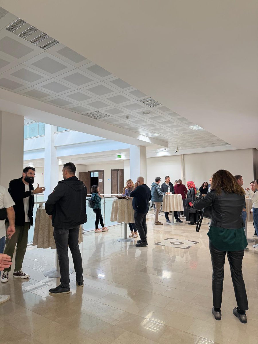 togudigiairesmi's tweet image. 📢“Yapay Zekânın Temelleri Eğitimi" Tokat Gaziosmanpaşa Üniversitesinde Yoğun İlgiyle Gerçekleştirildi.✨
Haberin detayları için 👉🏻 digiai.gop.edu.tr
@toguresmi @togudigiairesmi
#GoogleDeepMind #RaspberryPiFoundation #BTİDER #togudigiairesmi