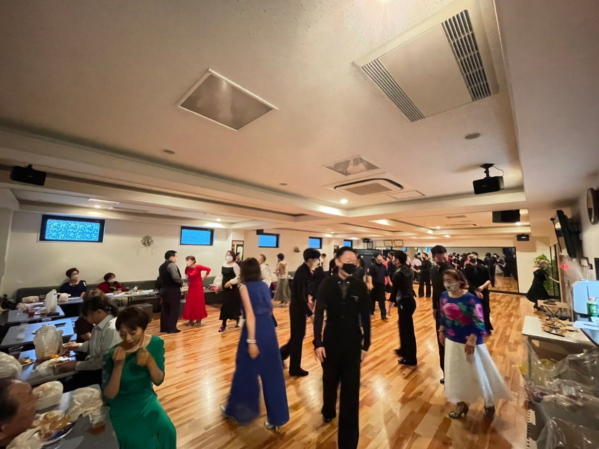 久しぶりの投稿です！ウィンターパーティーが迫って来ました(^^) | 神奈川県川崎駅の社交ダンス教室&amp;ダンスサロン　ダンススタジオすまいる　新しく地域最大級の広さで踊れる dancestudiosmile.com/blog/18208/
