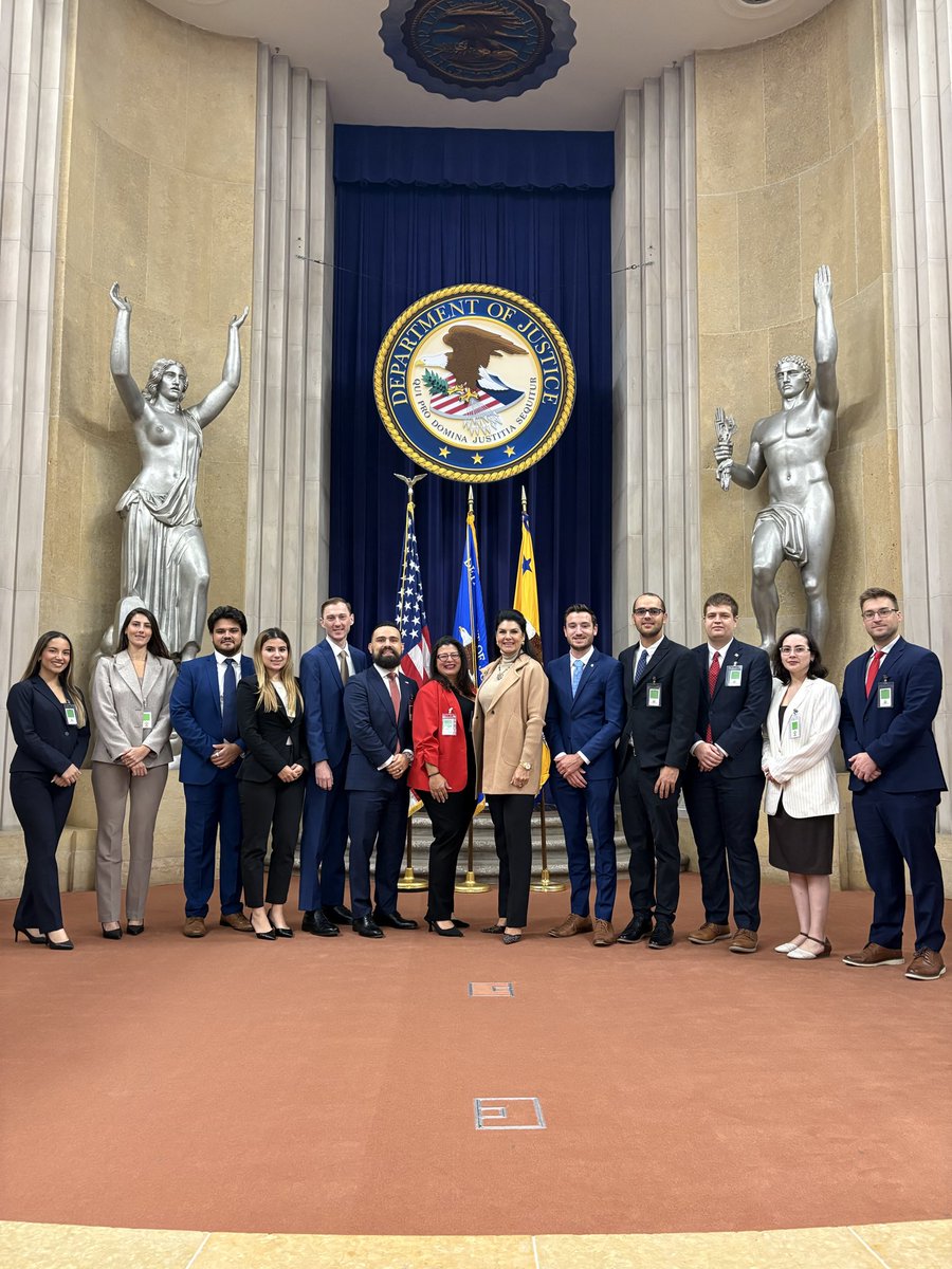 TarlikaNavarro's tweet image. From Dreams to Reality! Nothing gives me more joy than to reward our top STU Law Students with a trip to DC 🥰❤️ to visit the Supreme Court and the Department of Justice

Thank you to President Armstrong @stuprez 🇺🇸@hunter_pollack the Department of Justice, 🇺🇸Attorney General…