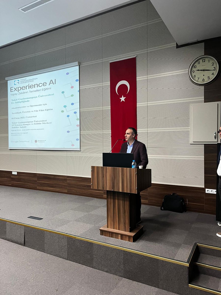 togudigiairesmi's tweet image. 📢“Yapay Zekânın Temelleri Eğitimi" Tokat Gaziosmanpaşa Üniversitesinde Yoğun İlgiyle Gerçekleştirildi.✨
Haberin detayları için 👉🏻 digiai.gop.edu.tr
@toguresmi @togudigiairesmi
#GoogleDeepMind #RaspberryPiFoundation #BTİDER #togudigiairesmi