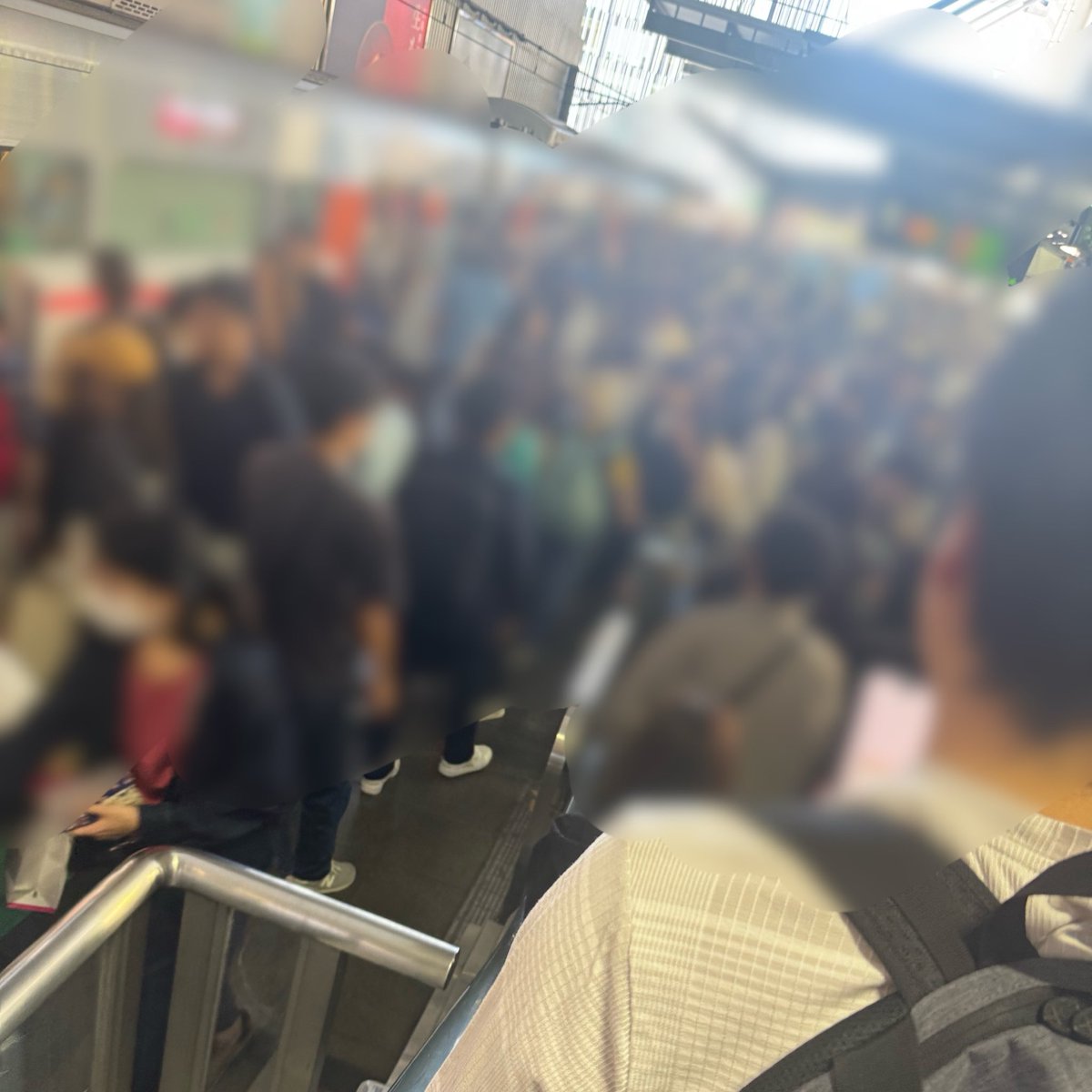 大阪来てるけど人やばい混みすぎ