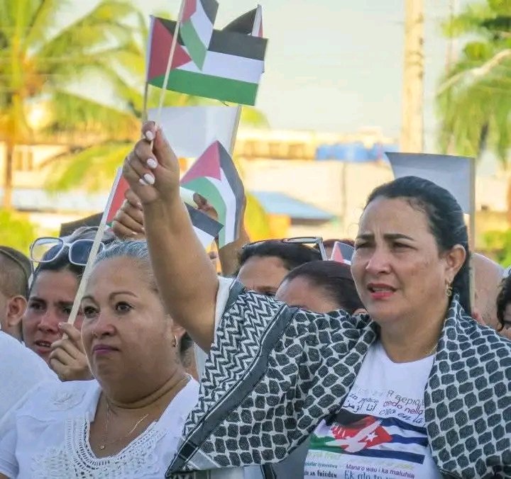 Nuestra #ProvinciaGranma alzo su voz en la plaza por #PalestinaLibre
#CubaConPalestina 🇵🇸