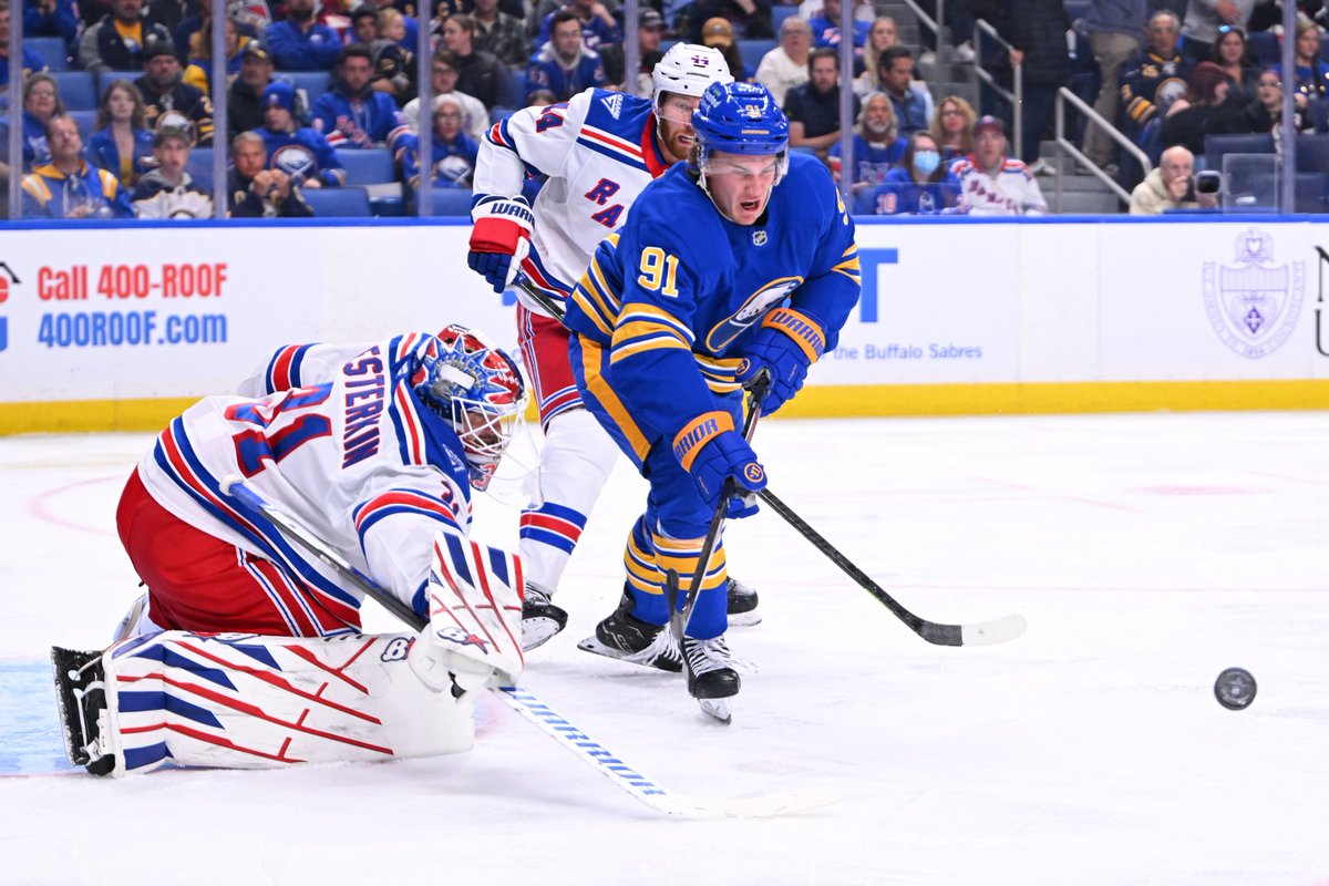 Igor Shesterkin records his 22nd career shutout, surpassing Lorne Chabot for the eighth most in franchise history. 

Shesterkin’s 22 shutouts since 2020-21 are tied for the second most among NHL goaltenders. #NYR
