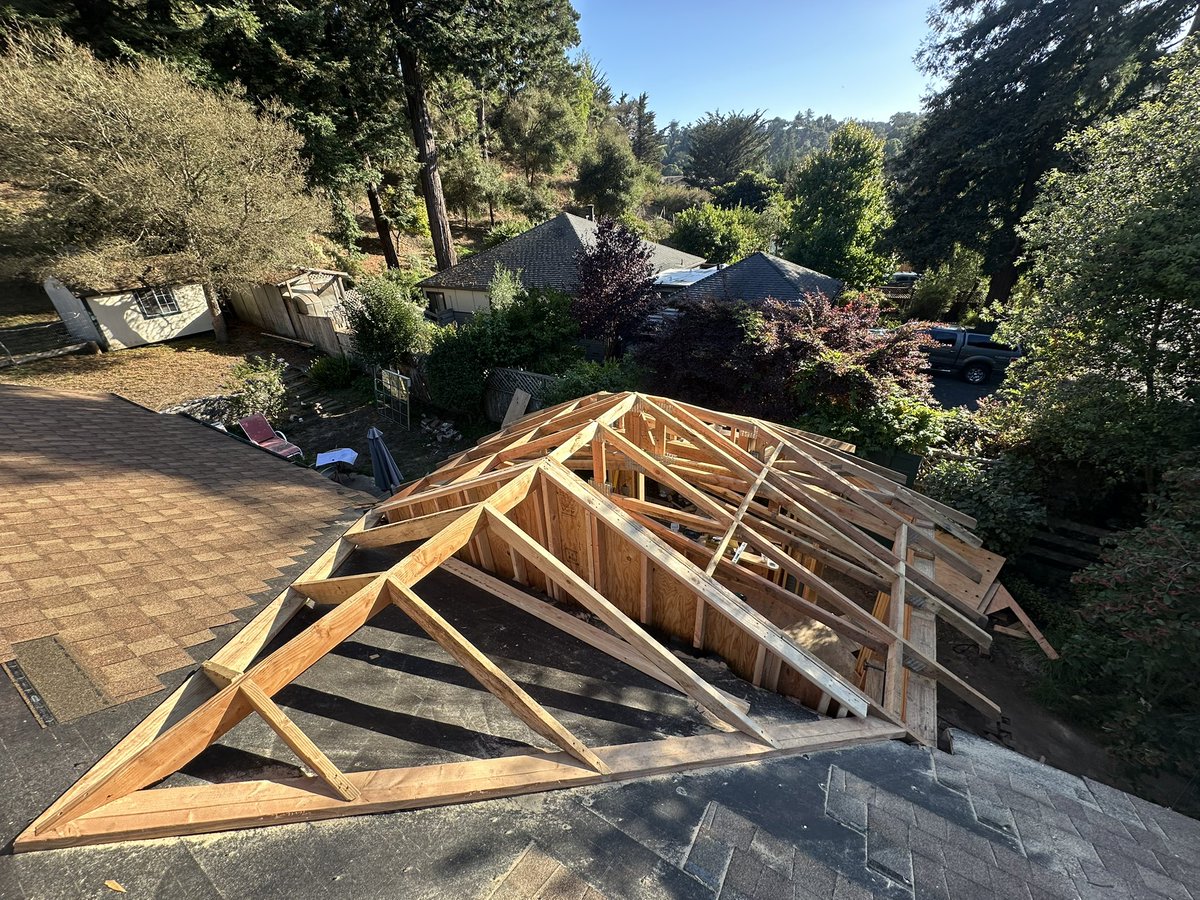 0xBoolean's tweet image. got more rafters in today and plywood for sheer strength