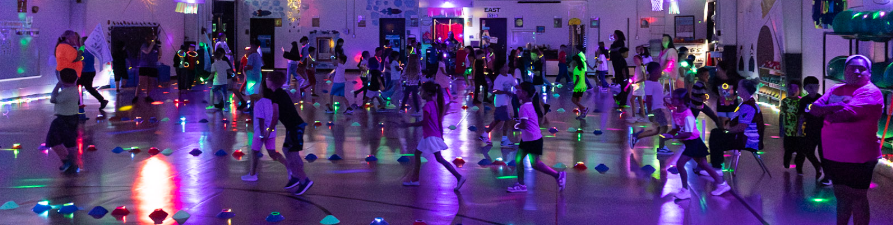 RIZZUTOELEM's tweet photo. They did it! Our Rockets completed their Glow Run! Thank you Coach Land and PTO and to ALL of our Rocket families who helped support our Glow Run FUNdraiser! #GlowRun #RZERockets #RocketsAreBright #BestNeverRest @lpisd https://t.co/dEyl2PKNpS