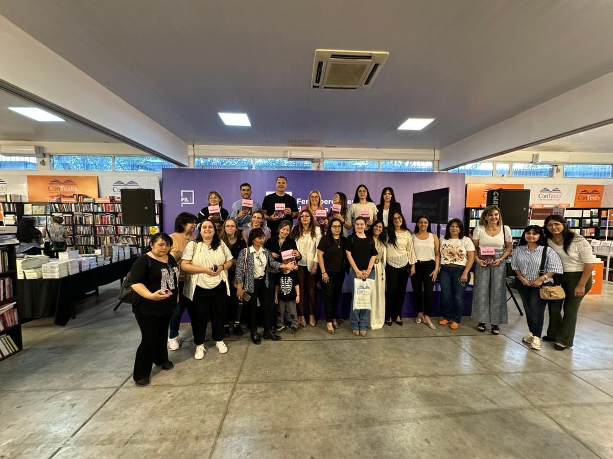 Hoy presenté mi nuevo libro “Huérfanos, atravesados por el femicidio” en la Feria Iberoamericana del Libro del Chaco.

Gracias a Sonia Seba por su lectura sensible y comprometida, y a todas las personas que nos acompañaron.

Gracias a Editorial Contexto por apostar a esta obra y