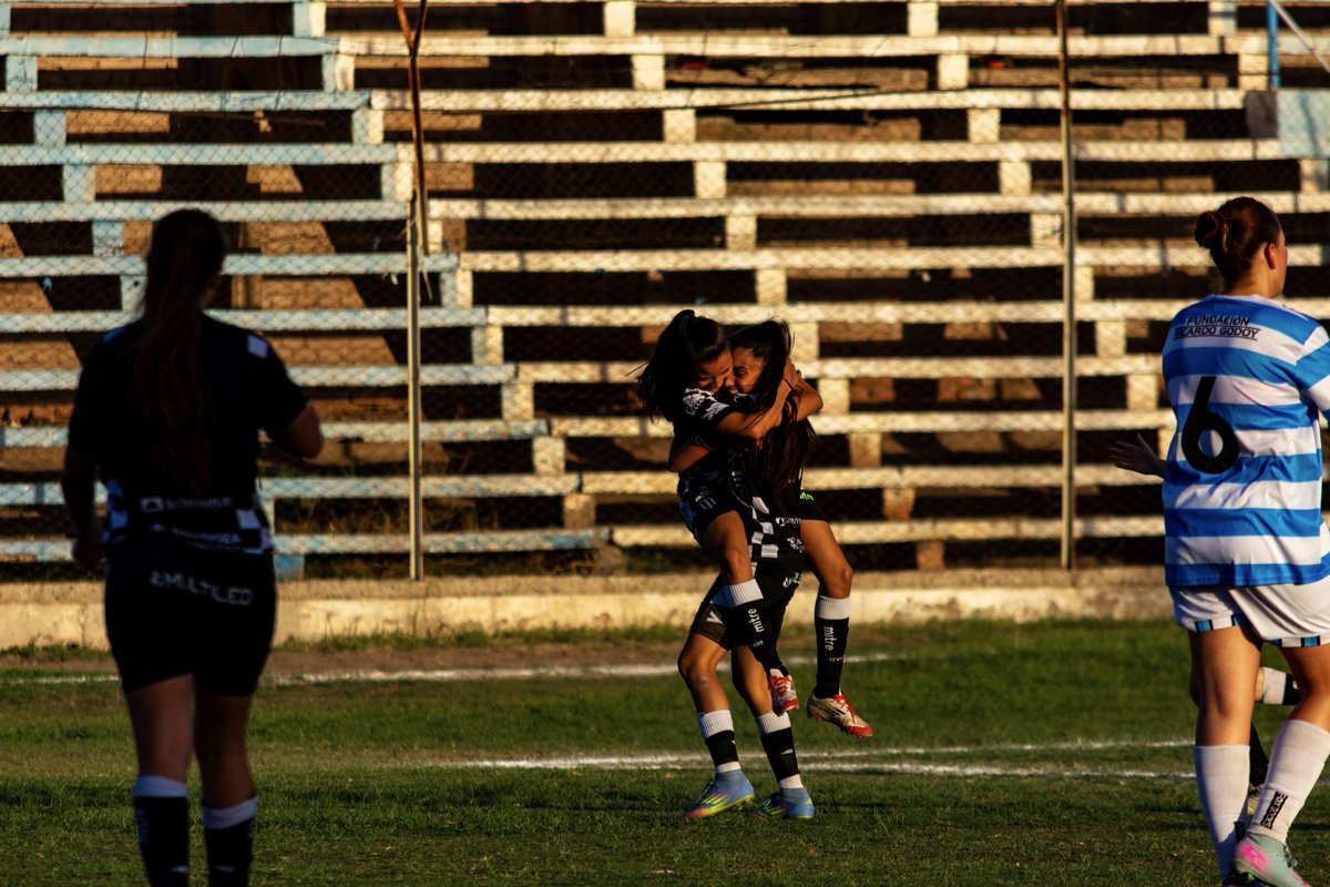 GimnasiaMendoza's tweet photo. #FútbolFemenino ➡️ Juegan las Lobas ⚽
🏆 Clausura LMFF
2⃣ fecha
🆚 Godoy Cruz
📅 Viernes 10/10
⌚ 11
🏟️ Victor A. Legrotaglie
#VamosLasLobas 💪🏼🐺
📷 Franco Monsalvo https://t.co/OBIzIyU9Hn