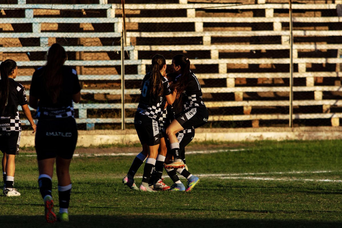 GimnasiaMendoza's tweet photo. #FútbolFemenino ➡️ Juegan las Lobas ⚽
🏆 Clausura LMFF
2⃣ fecha
🆚 Godoy Cruz
📅 Viernes 10/10
⌚ 11
🏟️ Victor A. Legrotaglie
#VamosLasLobas 💪🏼🐺
📷 Franco Monsalvo https://t.co/OBIzIyU9Hn