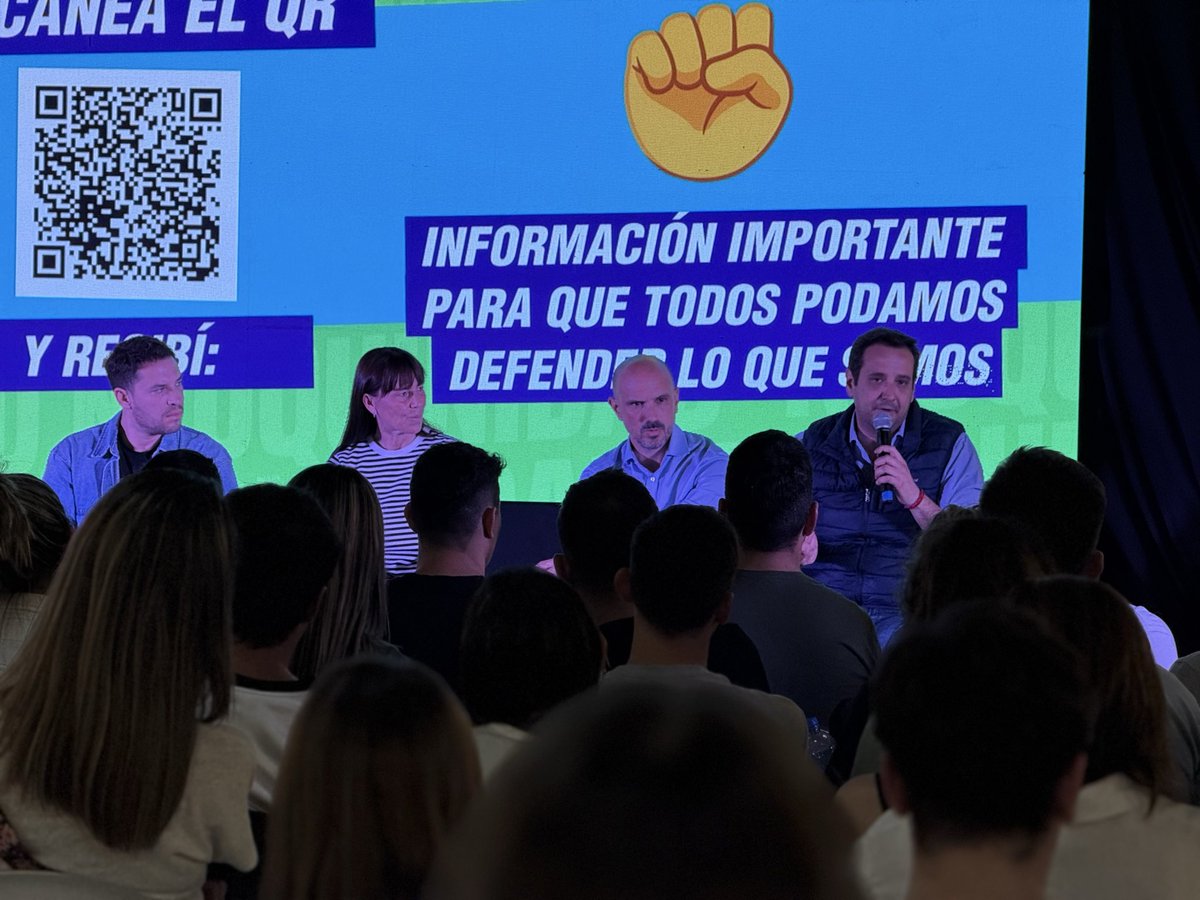 lucascastelli16's tweet photo. DEFENDER NEUQUÉN, NUESTRO COMPROMISO
Hoy compartimos una gran reunión con jóvenes neuquinos y neuquinas que tienen algo en común: el compromiso y las ganas de involucrarse para conocer y defender el modelo neuquino.

En el encuentro, @pepeousset y @julietacorroza contaron cómo se trabaja cada día para que nuestra provincia siga creciendo, generando oportunidades y cuidando lo que es nuestro: los recursos, el empleo y el futuro de los neuquinos y neuquinas.

Nuestros candidatos tienen que ir al Congreso a defender ese modelo, la autonomía provincial y cada logro que construimos juntos en Neuquén 💪🏻