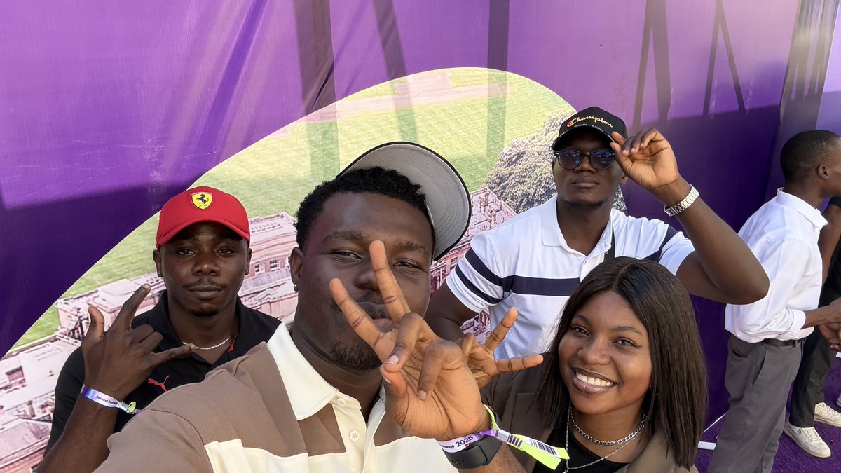 _devHelen's tweet image. Met CEOs at #raenestExchange 🚀
@DanielAfriheart @kelvin_dart @delveroin