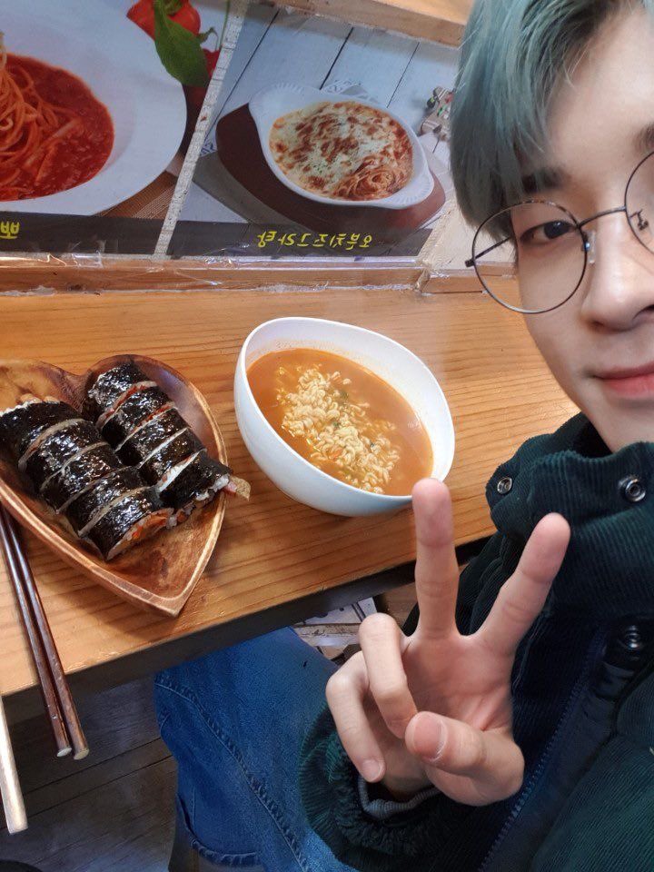 alch_alchew's tweet image. 저에요…….
