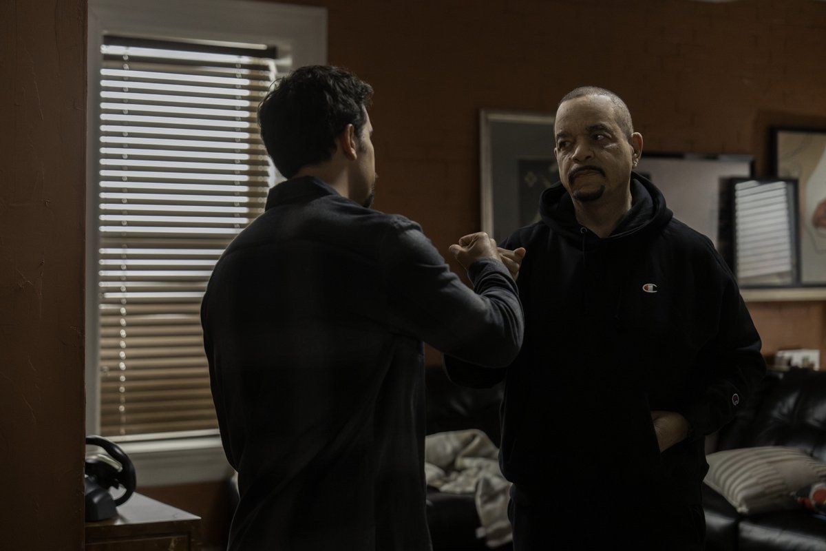 Welcome to Tutuola’s Love Island watch party, Velasco. #SVU