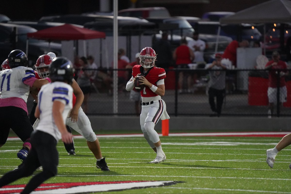 ParkerThune's tweet image. Washington (Okla.) QB Creed Barrett is quickly becoming one of my favorite arms in the entire 2028 cycle. Excellent processor with a quick release, easy velocity and mobility. Also plays CB for the Warriors.

Early offers include #ReignCane, #PonyUp and #PicksUp.