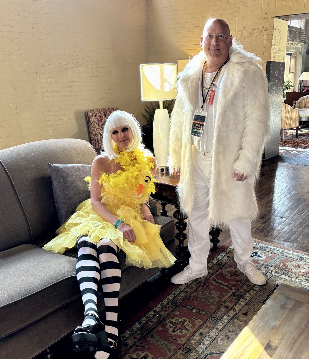 summersba's tweet photo. Can’t believe it’s been a year. The anticipation of #ElectricCon #KaneCon was crazy and I wish we were here again this year🥨❤️ https://t.co/47TGCP01wl