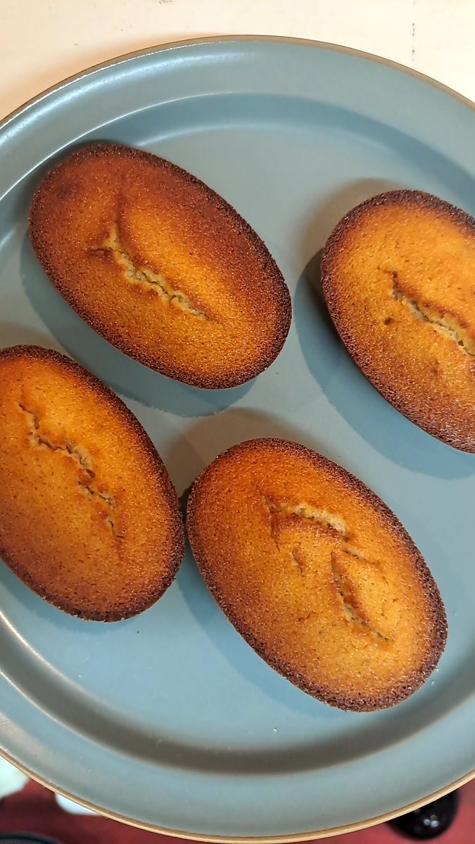 本日も12時OPENです。追加フィナンシェもあります🍌🍌 うれしの紅茶があと少しで終わりです～