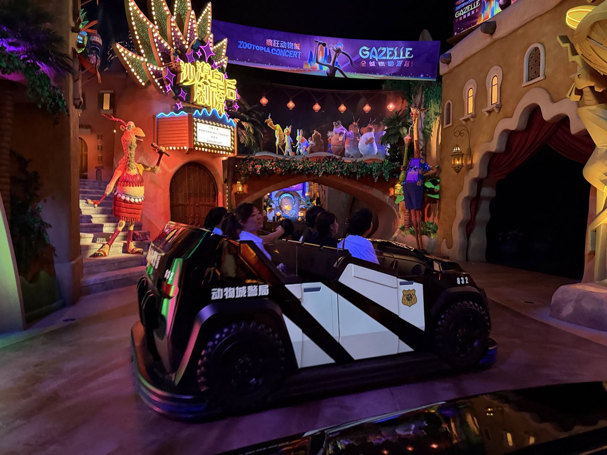 Attractions 360° tweet media