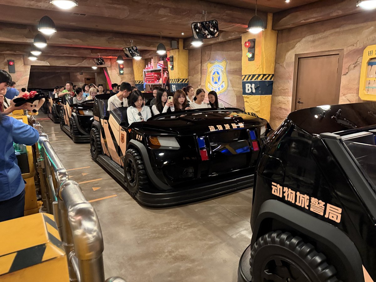 Attractions 360° tweet media