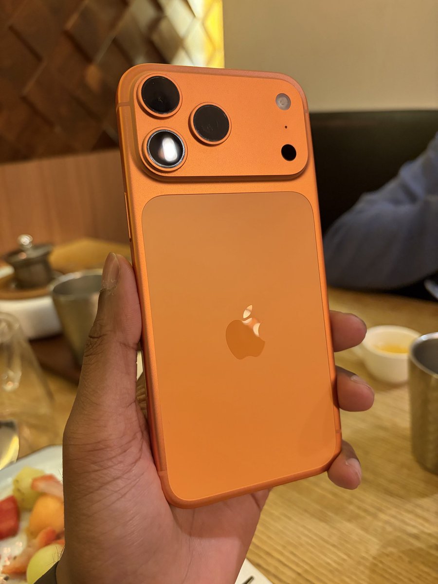 RjeyTech's tweet image. I like the orange.