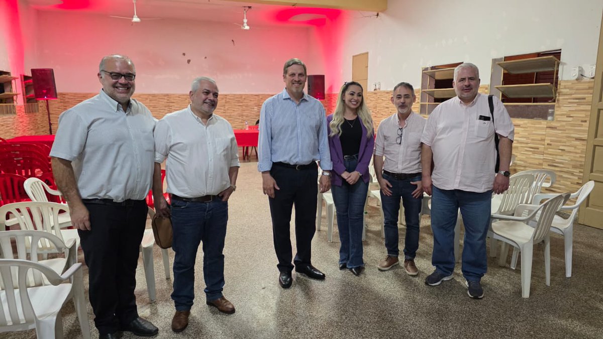 julioullon's tweet image. 📍 Seccional 16 - Asunción
Hoy compartí una grata reunión con ex compañeros de trabajo del Ministerio de Salud Pública y Bienestar Social, junto a funcionarios y médicos integrantes de la Asociación de Médicos Colorados del Paraguay, organismo auxiliar de la Junta de Gobierno…