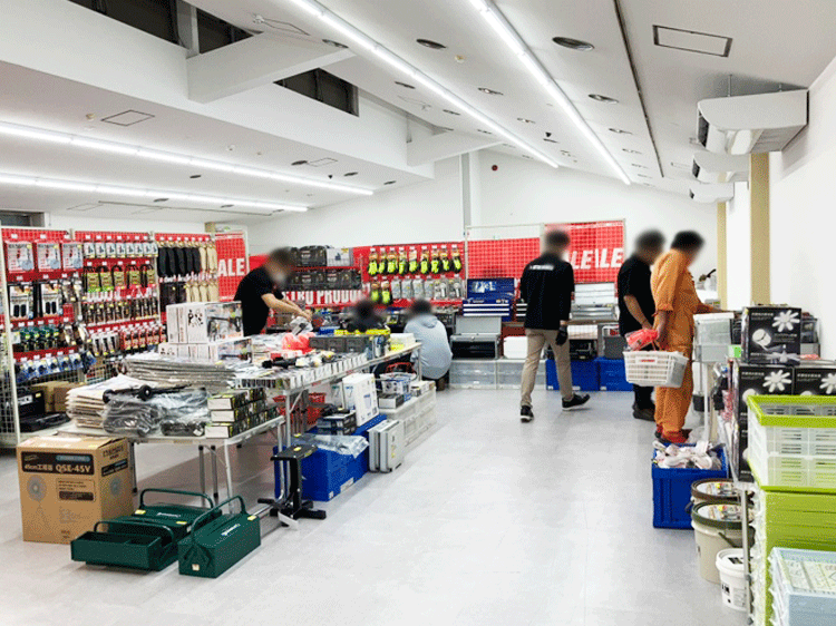 本日久喜店がオープンしました🎊 オープンから沢山のお客様にご来店