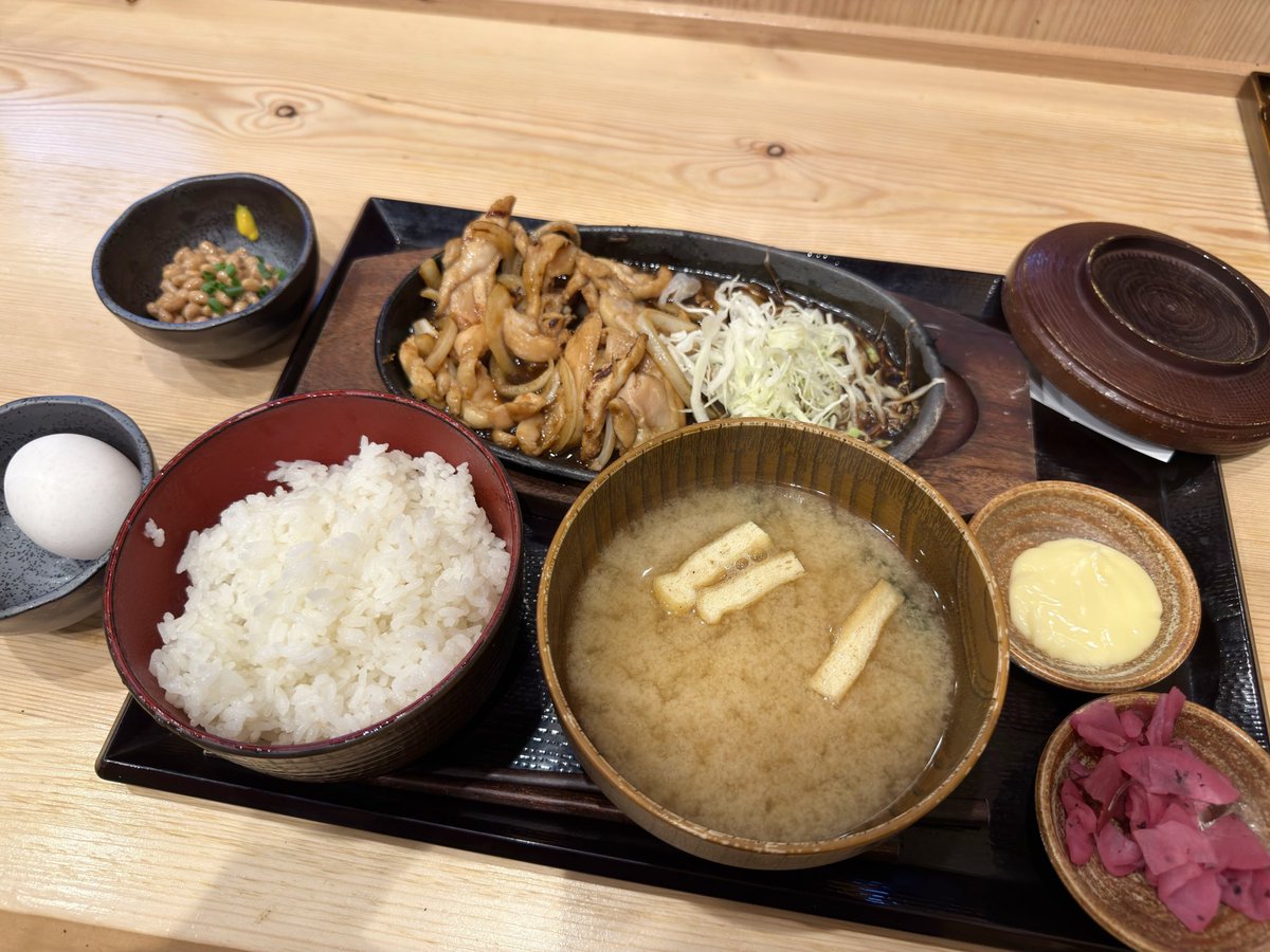 おはようです！ジム終わりの朝ご飯！今日も元気に1日を過ごしましょう！

#KisMyFt2
#二階堂高嗣
#ジム
#ピラティス
#鶏の生姜焼き