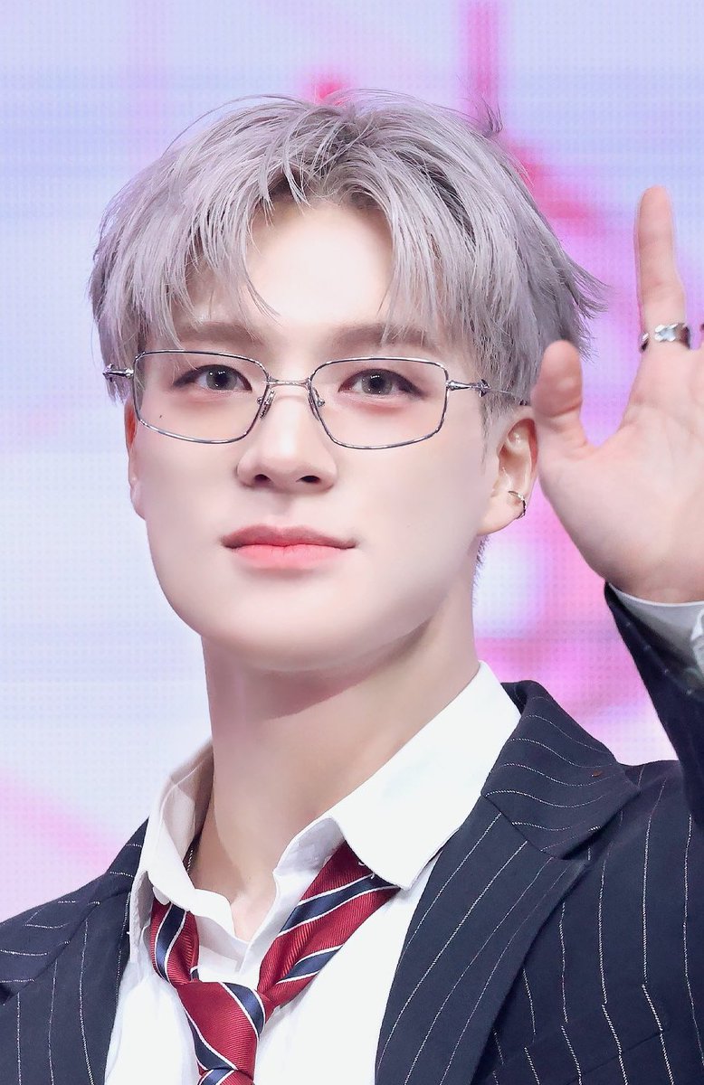 ‏࣪ (@bnggeopang) on Twitter photo 