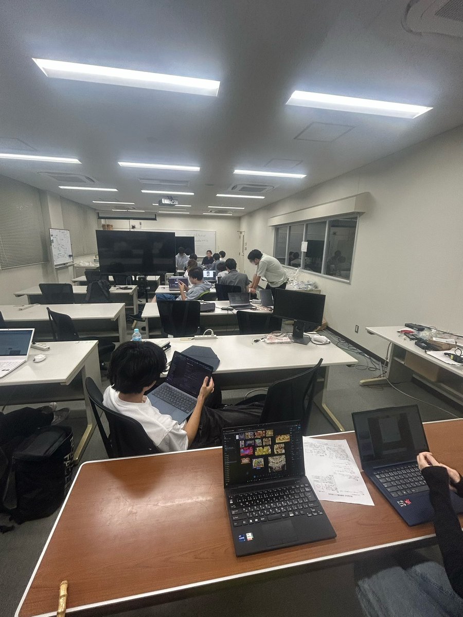 昨日はアプリ開発を行いました！
いよいよ来週はハッカソンの発表会です。
三連休も活かして、より良いものを作り上げ、初心者から脱却しましょう！
 #福大ピアプロ  #福大  #福岡大学