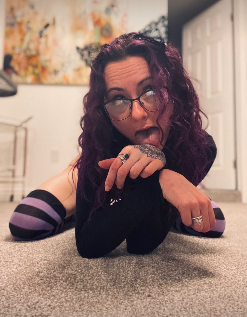 tinytatteddream's tweet photo. dm me for a treat :) https://t.co/Jkyjs0bYMQ
