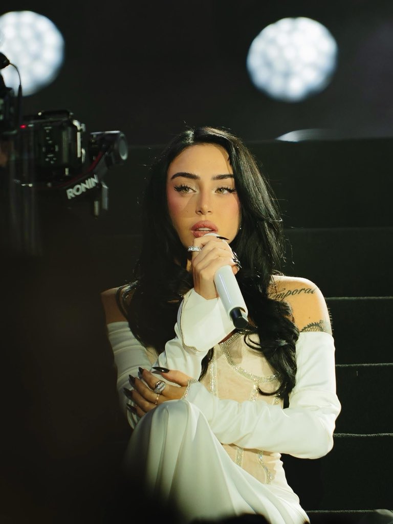 La artista Nicki Nicole deslumbró con su concierto sinfónico ante 250 mil participantes.
👇👇👇

post.galaxymusicpromo.com/link/nicki-nic…