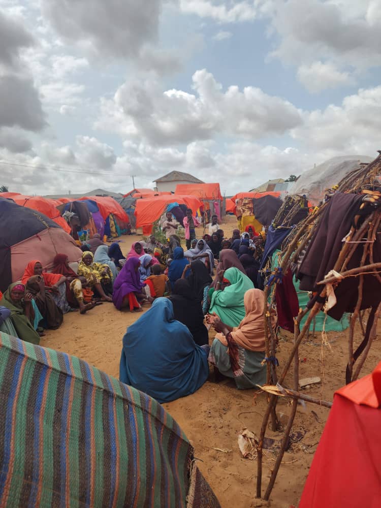 Sasdosom's tweet image. New arrivals from Awdhegle, Bariire &amp;amp; other areas of Lower Shabelle have reached Lafoole, Hawa abdi and Carbis in Afgoye District. We admire their resilience &amp;amp; stand ready to support them on their journey. 

#SASDOSOM committed to supporting them with dignity and hope.
#Community