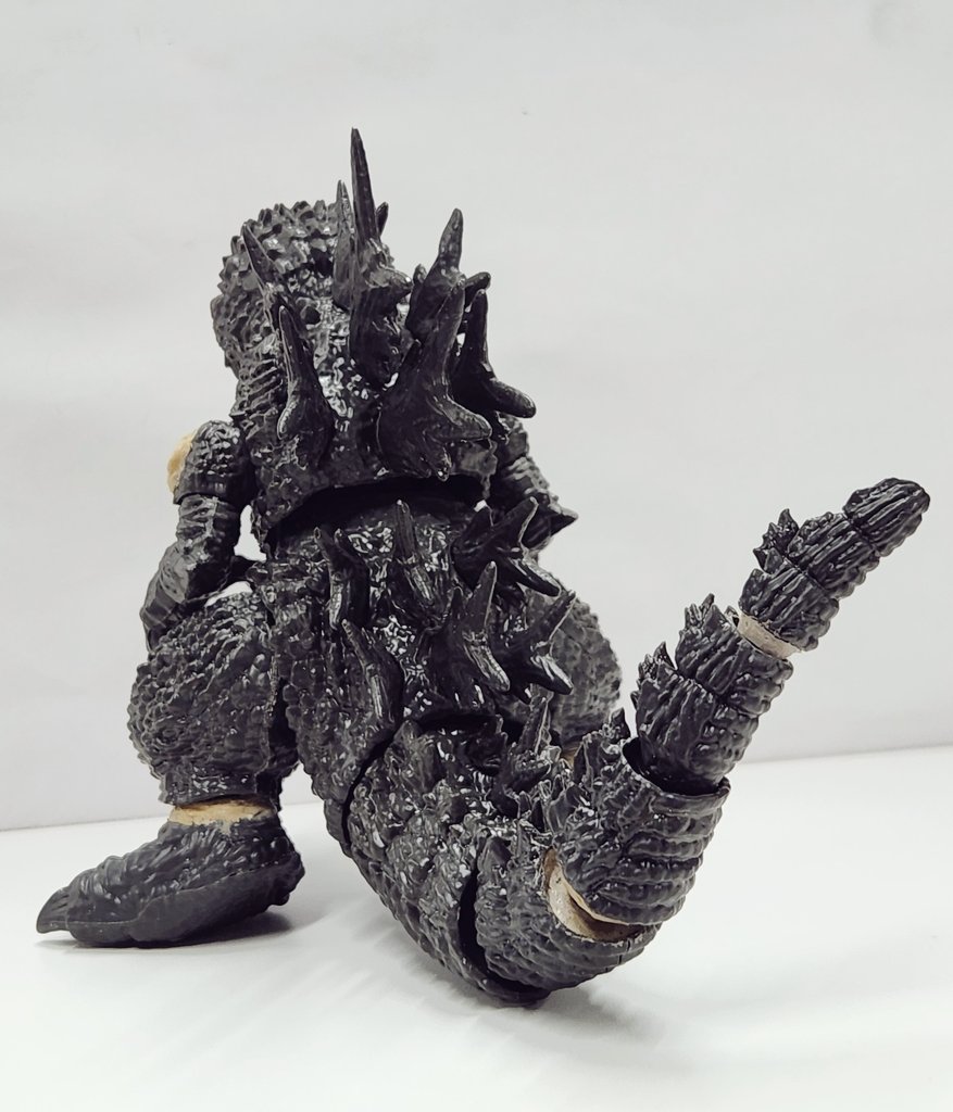 ゴジラ ゴジラ・ストア限定で「日比谷ゴジラスクエア ゴジラ像 5th