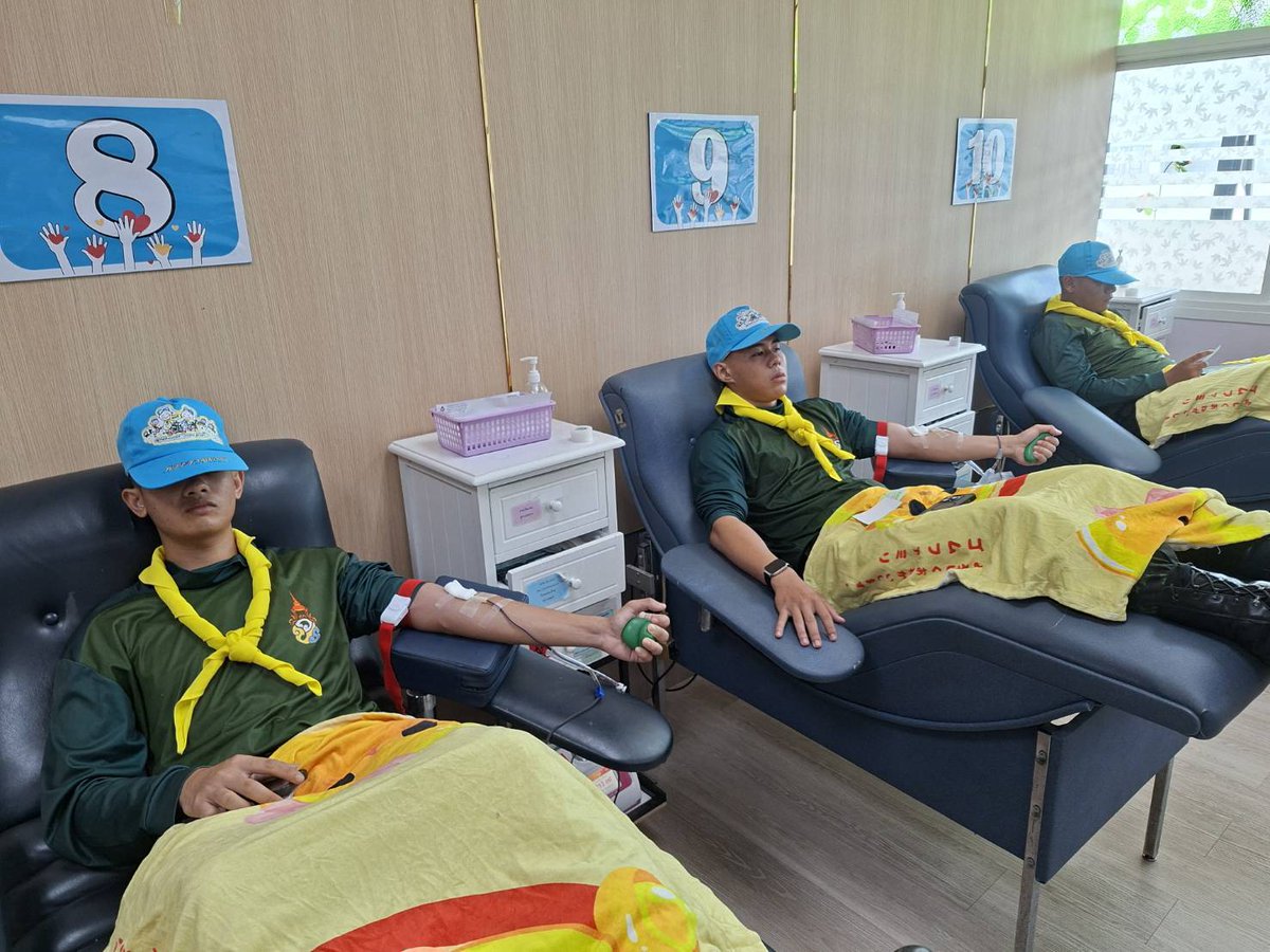 army2pr's tweet image. มณฑลทหารบกที่ 23 จัดกำลังพลจิตอาสาพระราชทาน เข้าบริจาคโลหิตช่วยเหลือผู้ป่วย นาย ถาวร ไกรวัลย์ อายุ 73 ปี ซึ่งป่วยป็นโรควัณโรค ณ โรงพยาบาลขอนแก่น จังหวัดขอนแก่น
" ขอให้ผู้ป่วยปลอดภัย หายป่วยในเร็ววัน"
#บริจาคโลหิตเฉลิมพระเกียรติ
#ศูนย์ประชาสัมพันธ์มณฑลทหารบกที่23
#กองทัพภาคที่2